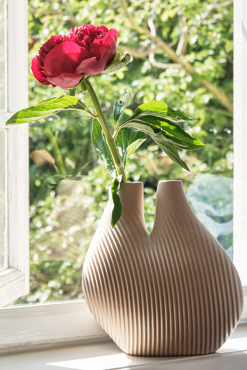 W&S Chamber Vase - Beige