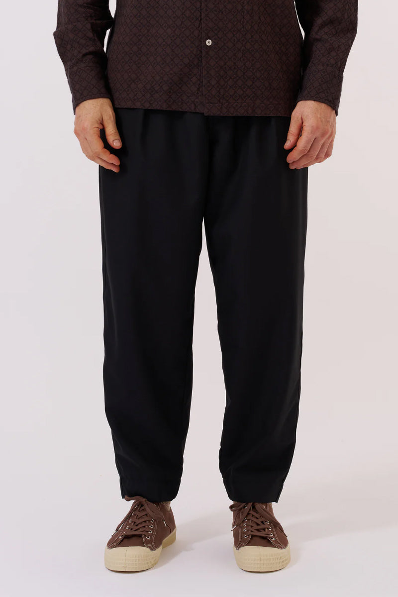 Tropical Suiting Pleated Track Pant - Black