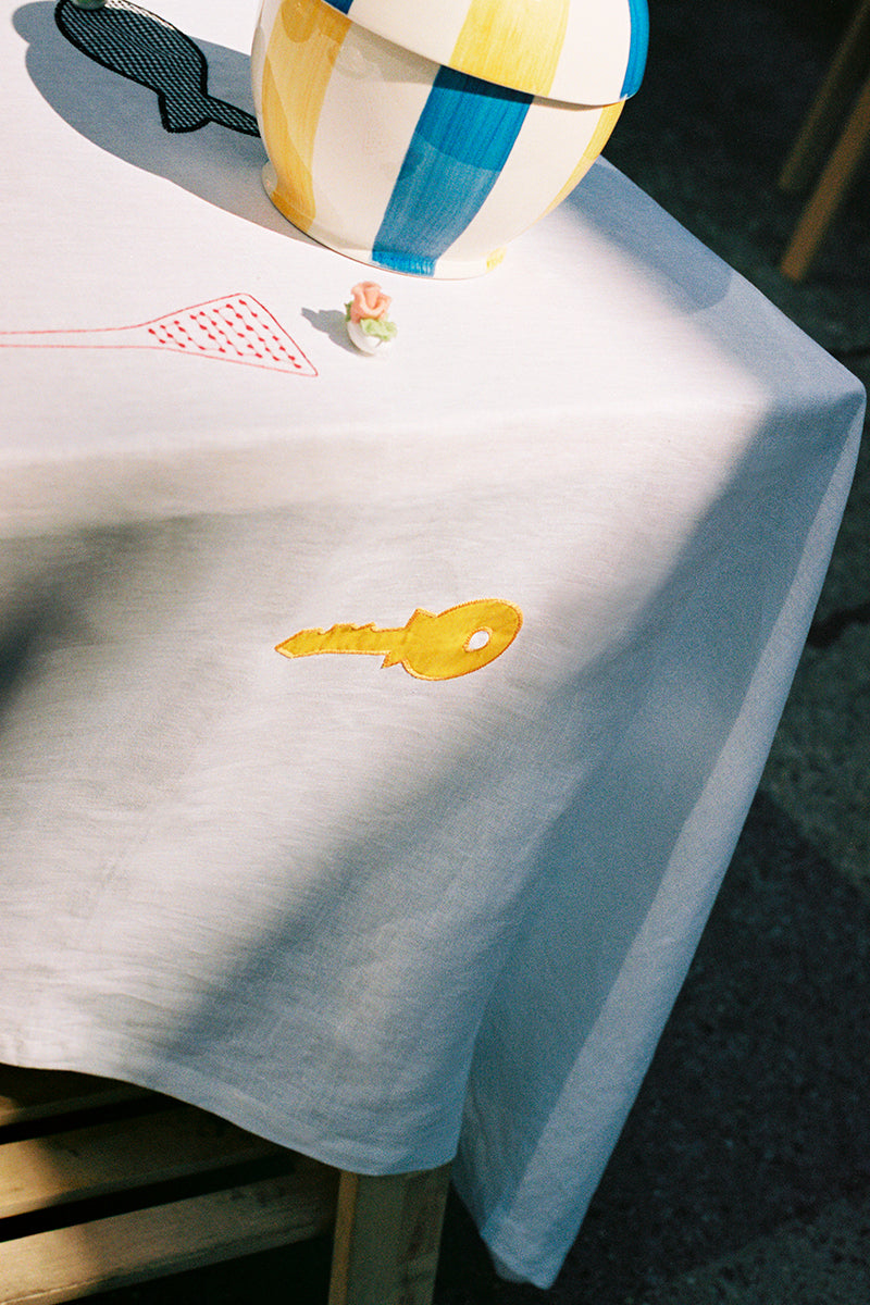 Sobremesa Tablecloth - White